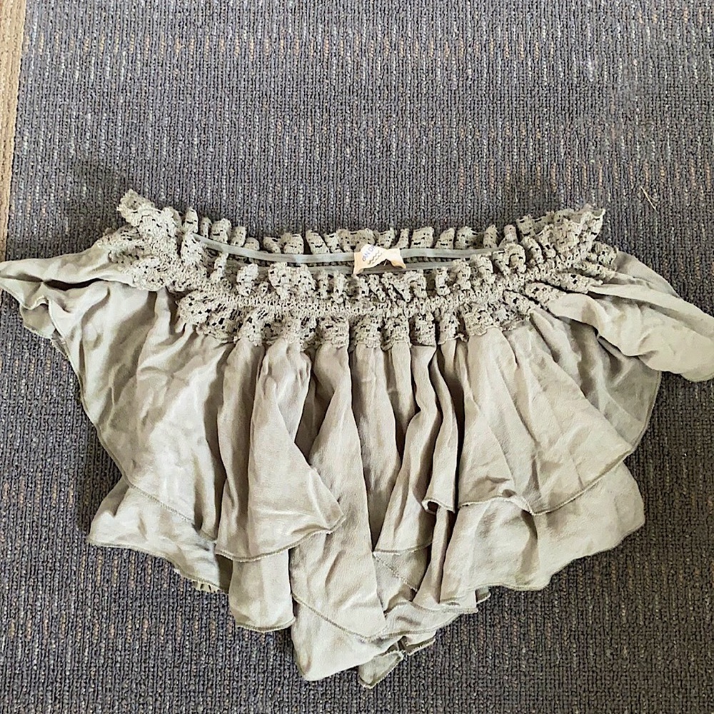 Ocean Drive BEAUTIFUL sage green crop top size S